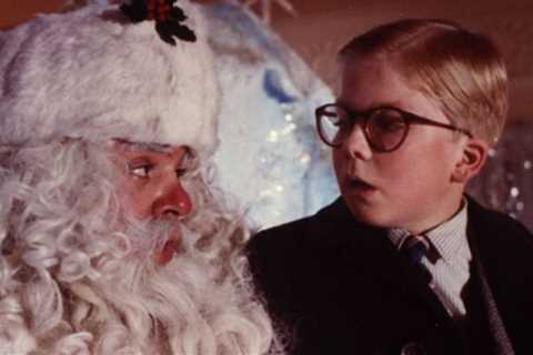 25 Christmas Movies That Are Completely ’80s-Tastic