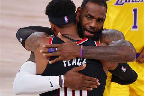 LeBron James Effusively Praises Carmelo Anthony For Desperately Clinging to His NBA Dream
