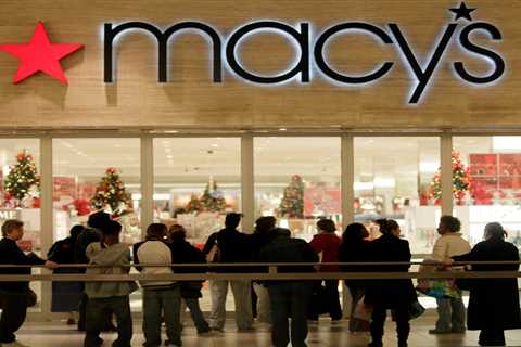 Macy's wants to hire 76,000 workers before the holidays, nearing pre-pandemic levels of employment