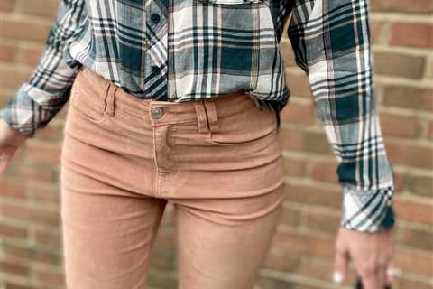 Cropped Flannel Top Outfits