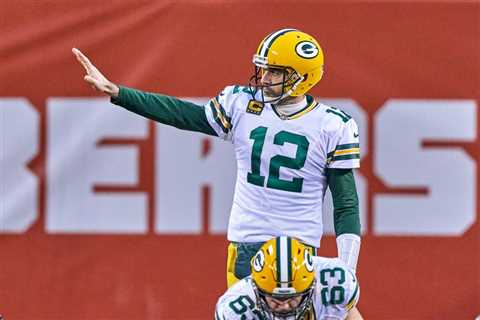 Aaron Rodgers’ Latest Revelation Intensifies the Longstanding Rivalry With the Bears While Putting..