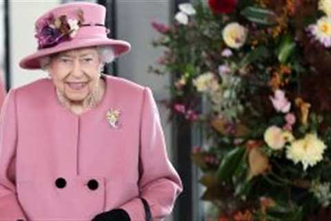 Queen Elizabeth sent a clear message with her latest outfit
