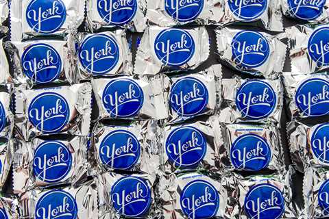 The Most Popular Candy the Year You Were Born