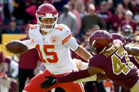 Patrick Mahomes’ Mother Subtly Called Out Chiefs’ Receivers and the NFL’s Rules While Ignoring the..
