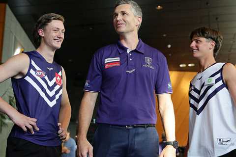 Longmuir inks extension to stay with Fremantle