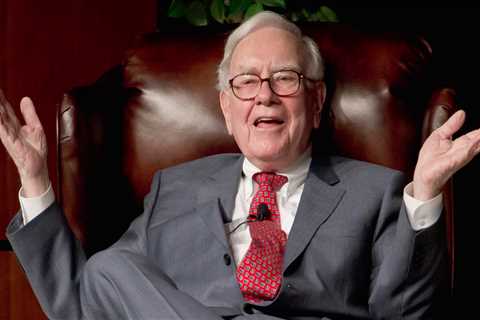 Warren Buffett's Apple stake just hit a record $162 billion, boosting the investor's gain to nearly ..