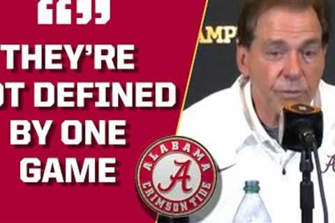 Nick Saban Stops Press Conference to Stand Up for Bryce Young & Will Anderson Jr. | CBS Sports..