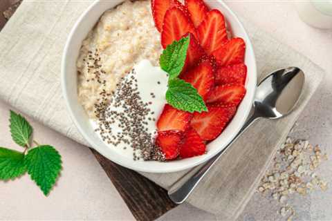 The #1 Best Oatmeal Topping for Weight Loss, Says Dietitian